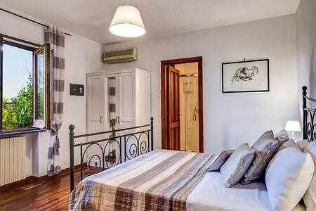 Gocce Villas - Villa De Flores Country Style Villa With Pool มัสซาลูเบรนเซ ภายนอก รูปภาพ