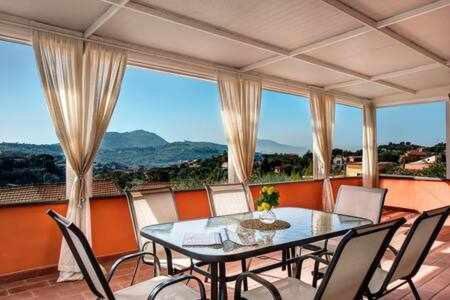 Gocce Villas - Villa De Flores Country Style Villa With Pool มัสซาลูเบรนเซ ภายนอก รูปภาพ