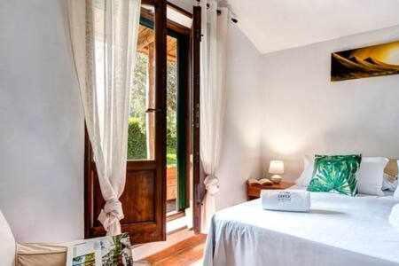 Gocce Villas - Villa De Flores Country Style Villa With Pool มัสซาลูเบรนเซ ภายนอก รูปภาพ