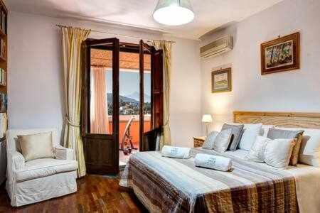 Gocce Villas - Villa De Flores Country Style Villa With Pool มัสซาลูเบรนเซ ภายนอก รูปภาพ