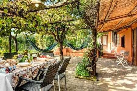 Gocce Villas - Villa De Flores Country Style Villa With Pool มัสซาลูเบรนเซ ภายนอก รูปภาพ