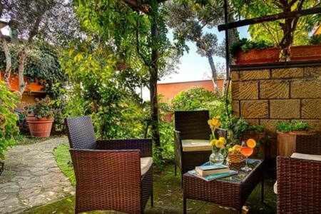 Gocce Villas - Villa De Flores Country Style Villa With Pool มัสซาลูเบรนเซ ภายนอก รูปภาพ