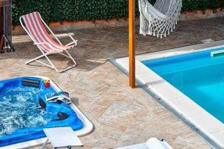 Gocce Villas - Villa De Flores Country Style Villa With Pool มัสซาลูเบรนเซ ภายนอก รูปภาพ